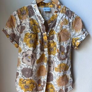 Miki Thumb popover shirt in Liberty of London fabric; size M (approx. size 4-6)